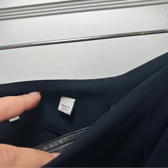 Vince Blue Belted Wrap Skirt with Leather Trim Sz 12 - Picture 9 of 14